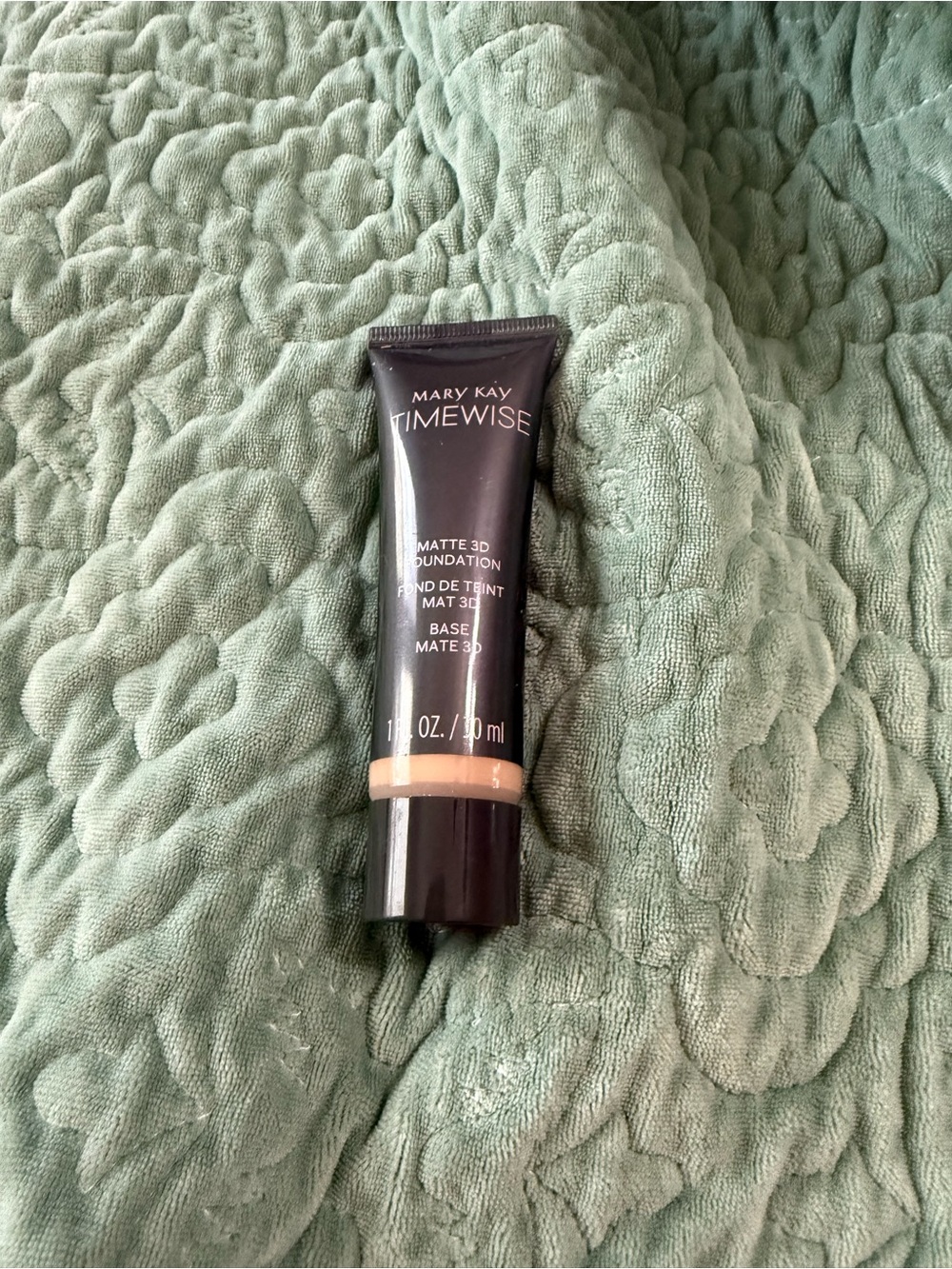 Mary Kay TimeWise Matte 3D Foundation Tube - Beige W 100